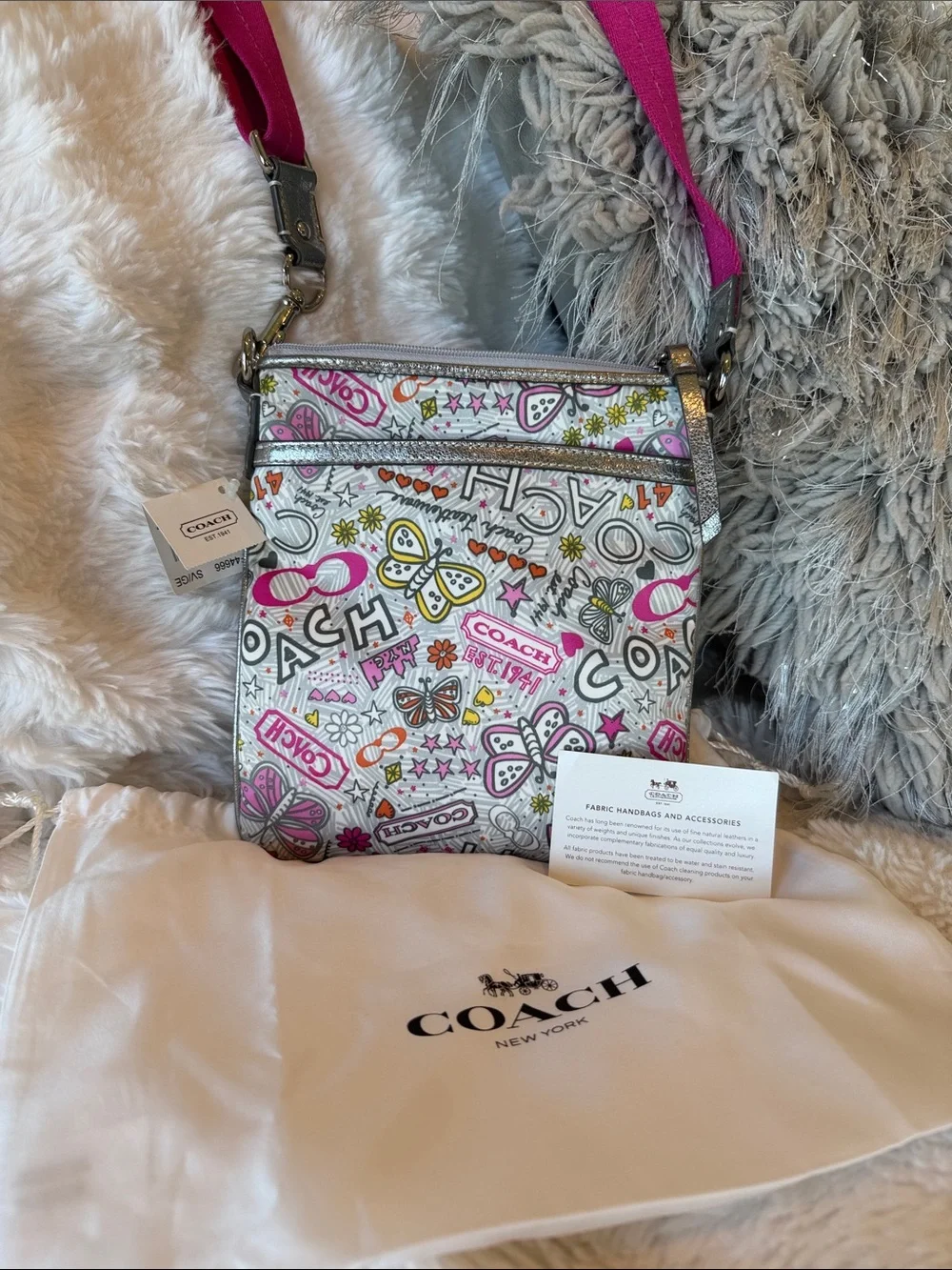 COACH Poppy graffiti swing pack